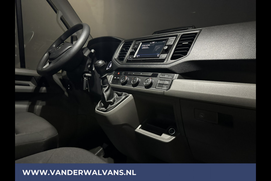 Volkswagen Crafter 2.0 TDI 140 pk L3H3 L2H2 Euro6 Airco | Camera | Apple Carplay | Android Auto Parkeersensoren, Bijrijdersbank