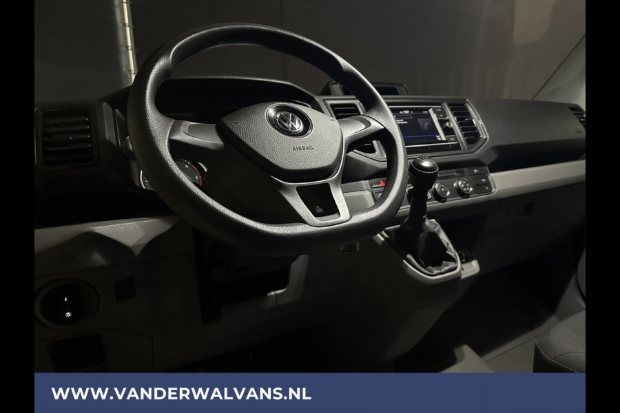 Volkswagen Crafter 2.0 TDI 140 pk L3H3 L2H2 Euro6 Airco | Camera | Apple Carplay | Android Auto Parkeersensoren, Bijrijdersbank