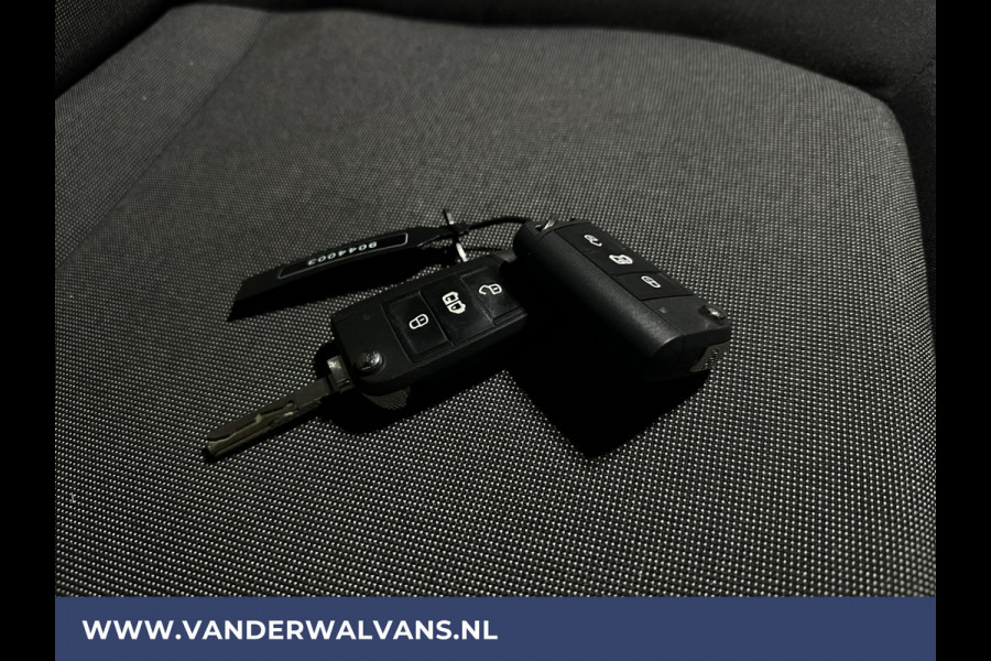 Volkswagen Crafter 2.0 TDI 177 pk L3H3 L2H2 Euro6 Airco | Camera | Navigatie | Apple Carplay Android Auto, Cruisecontrol, Chauffeursstoel