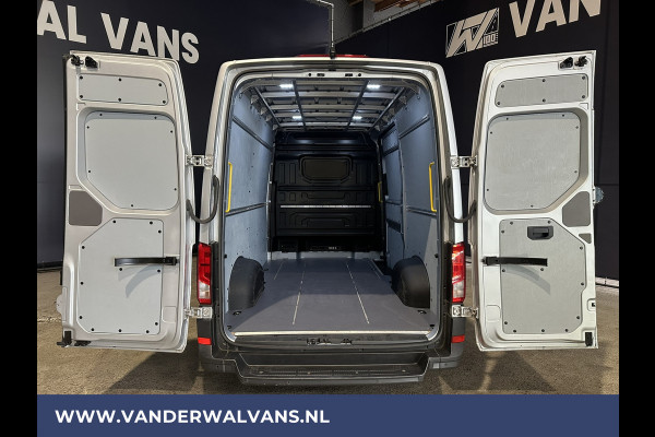 Volkswagen Crafter 2.0 TDI 141pk L3H3 L2H2 Euro6 Airco | Camera | Apple Carplay | Android Auto Parkeersensoren, Bijrijdersbank, zilver