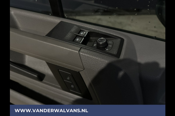 Volkswagen Crafter 2.0 TDI 141pk L3H3 L2H2 Euro6 Airco | Camera | Apple Carplay | Android Auto Parkeersensoren, Bijrijdersbank, zilver