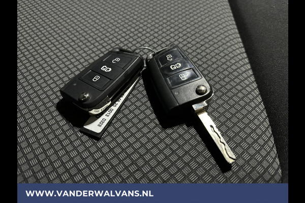 Volkswagen Crafter 2.0 TDI 141pk L3H3 L2H2 Euro6 Airco | Camera | Apple Carplay | Android Auto Parkeersensoren, Bijrijdersbank, zilver