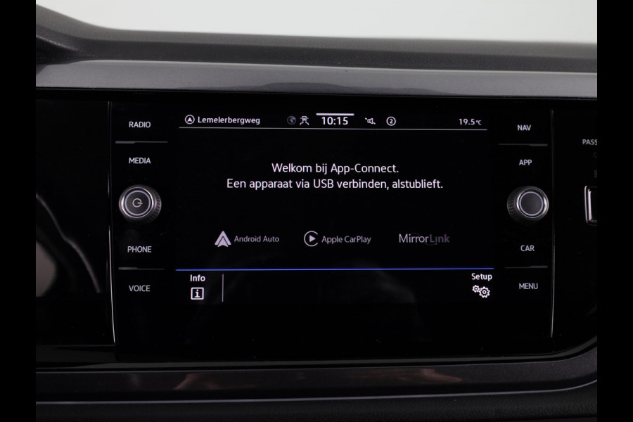 Volkswagen Taigo 1.0 TSI Style 110 pk | Verlengde garantie | Navigatie | Parkeersensoren | Achteruitrijcamera | Adaptieve cruise control | Stoelverwarming |