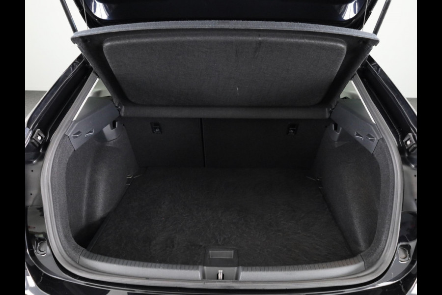 Volkswagen Taigo 1.0 TSI Style 110 pk | Verlengde garantie | Navigatie | Parkeersensoren | Achteruitrijcamera | Adaptieve cruise control | Stoelverwarming |