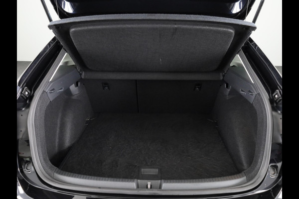 Volkswagen Taigo 1.0 TSI Style 110 pk | Verlengde garantie | Navigatie | Parkeersensoren | Achteruitrijcamera | Adaptieve cruise control | Stoelverwarming |
