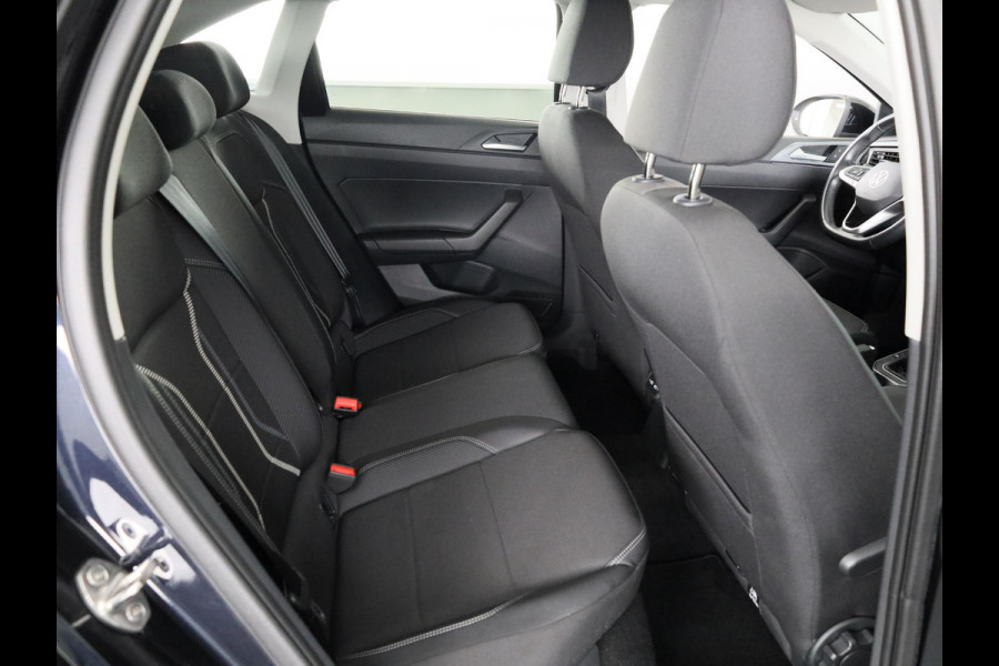 Volkswagen Taigo 1.0 TSI Style 110 pk | Verlengde garantie | Navigatie | Parkeersensoren | Achteruitrijcamera | Adaptieve cruise control | Stoelverwarming |