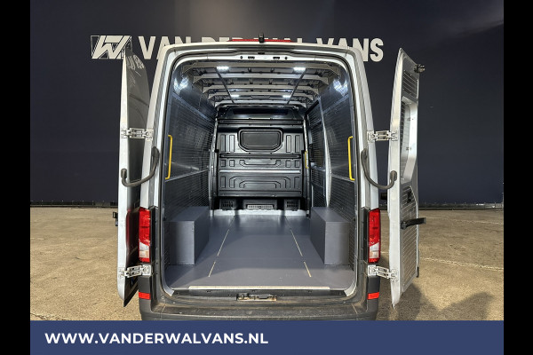 Volkswagen Crafter 2.0 TDI 141pk L3H3 L2H2 Euro6 Airco | Camera | Apple Carplay | Android Auto Cruisecontrol, Chauffeursstoel, Parkeersensoren, Bijrijdersbank, zilver
