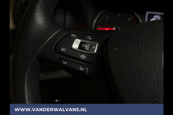 Volkswagen Crafter 2.0 TDI 141pk L3H3 L2H2 Euro6 Airco | Camera | Apple Carplay | Android Auto Cruisecontrol, Chauffeursstoel, Parkeersensoren, Bijrijdersbank, zilver