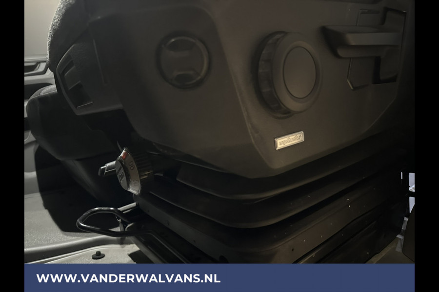 Volkswagen Crafter 2.0 TDI 141pk L3H3 L2H2 Euro6 Airco | Camera | Apple Carplay | Android Auto Cruisecontrol, Chauffeursstoel, Parkeersensoren, Bijrijdersbank, zilver