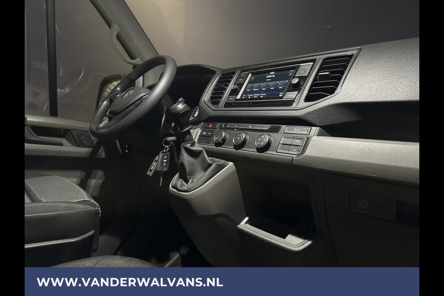 Volkswagen Crafter 2.0 TDI 141pk L3H3 L2H2 Euro6 Airco | Camera | Apple Carplay | Android Auto Cruisecontrol, Chauffeursstoel, Parkeersensoren, Bijrijdersbank, zilver