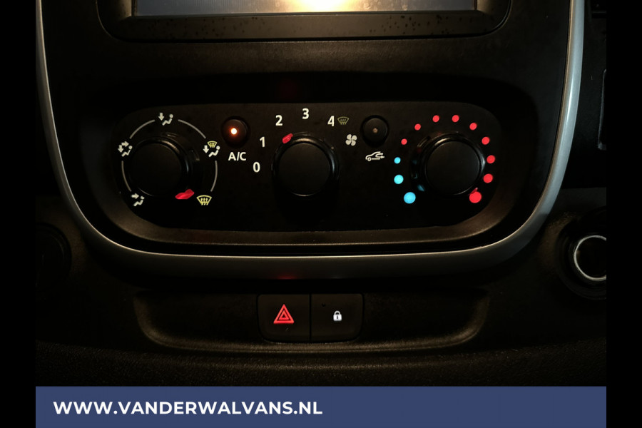 Renault Trafic 1.6 dCi 125 pk L2H1 Euro6 Airco | Navigatie | Trekhaak | Cruisecontrol | Parkeersensoren Bijrijdersbank