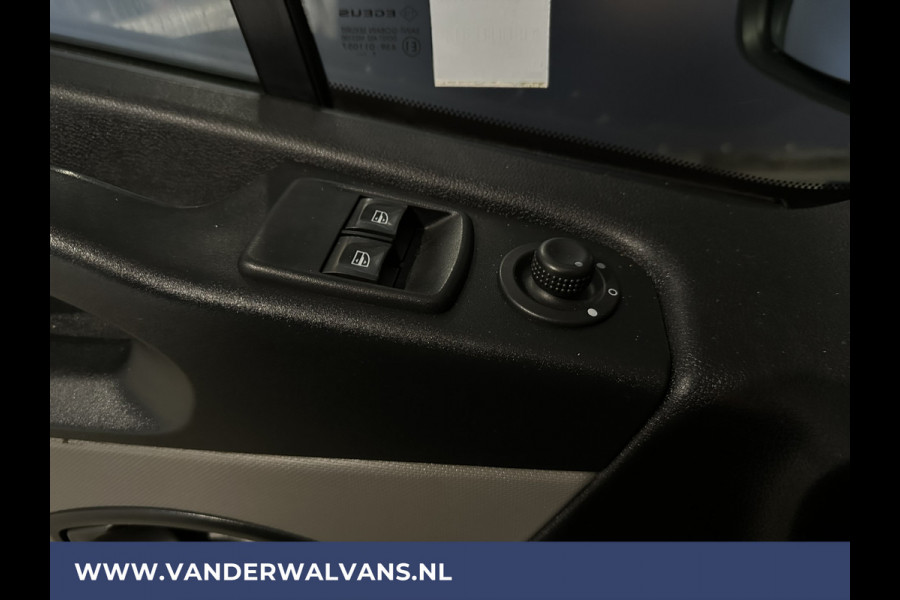 Renault Trafic 1.6 dCi 125 pk L2H1 Euro6 Airco | Navigatie | Trekhaak | Cruisecontrol | Parkeersensoren Bijrijdersbank