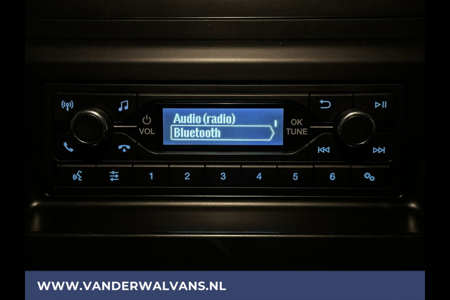 Ford Transit 2.0 TDCI L2H2 Euro6 Airco | 2450kg Trekhaak | LM velgen | Verwarmde voorruit Dakdragers, Bijrijdersbank