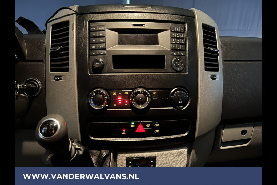 Mercedes-Benz Sprinter 316 CDI 163 pk L2H2 Euro6 Airco | 2800kg Trekhaak | Omvormer | Cruisecontrol parkeersensoren, chauffeursstoel