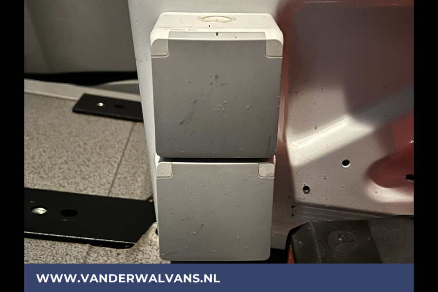Mercedes-Benz Sprinter 316 CDI 163 pk L2H2 Euro6 Airco | 2800kg Trekhaak | Omvormer | Cruisecontrol parkeersensoren, chauffeursstoel
