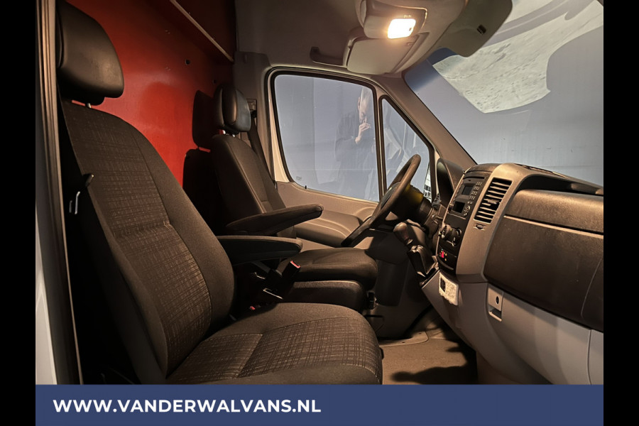 Mercedes-Benz Sprinter 316 CDI 163 pk L2H2 Euro6 Airco | 2800kg Trekhaak | Omvormer | Cruisecontrol parkeersensoren, chauffeursstoel