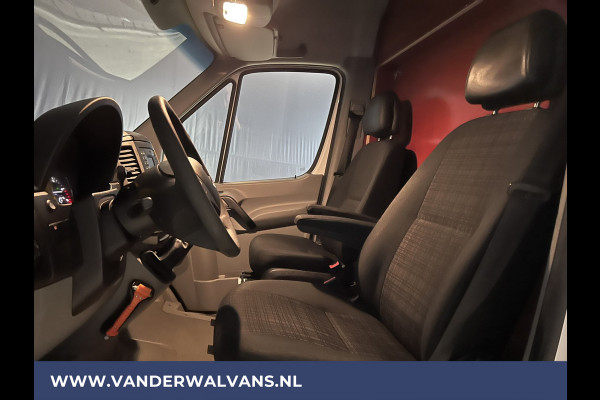 Mercedes-Benz Sprinter 316 CDI 163 pk L2H2 Euro6 Airco | 2800kg Trekhaak | Omvormer | Cruisecontrol parkeersensoren, chauffeursstoel