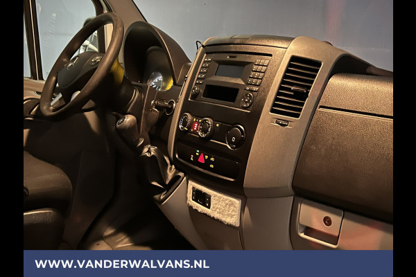 Mercedes-Benz Sprinter 316 CDI 163 pk L2H2 Euro6 Airco | 2800kg Trekhaak | Omvormer | Cruisecontrol parkeersensoren, chauffeursstoel