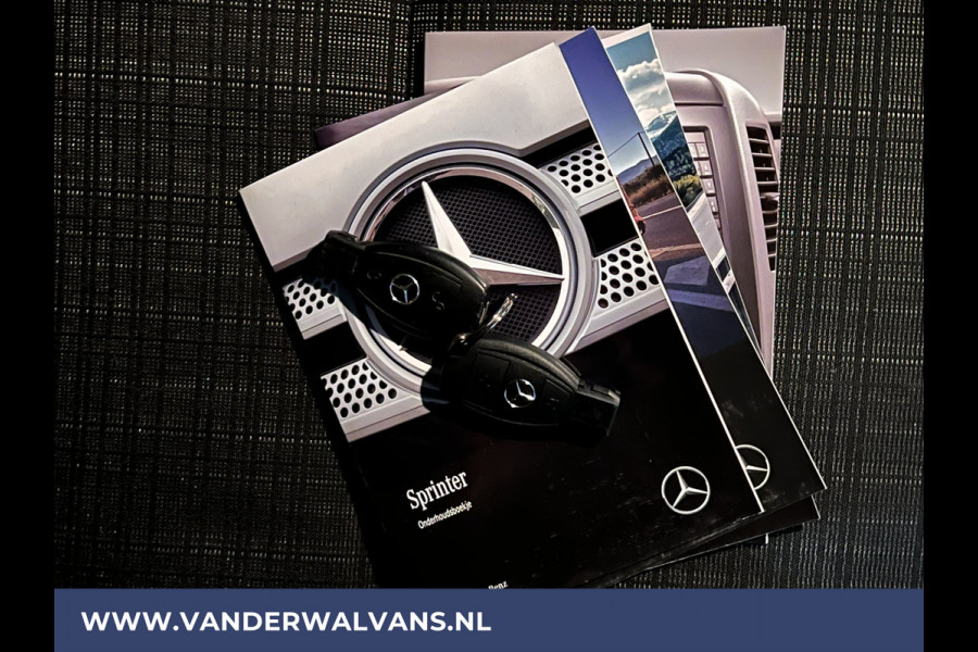 Mercedes-Benz Sprinter 316 CDI 163 pk L2H2 Euro6 Airco | 2800kg Trekhaak | Omvormer | Cruisecontrol parkeersensoren, chauffeursstoel