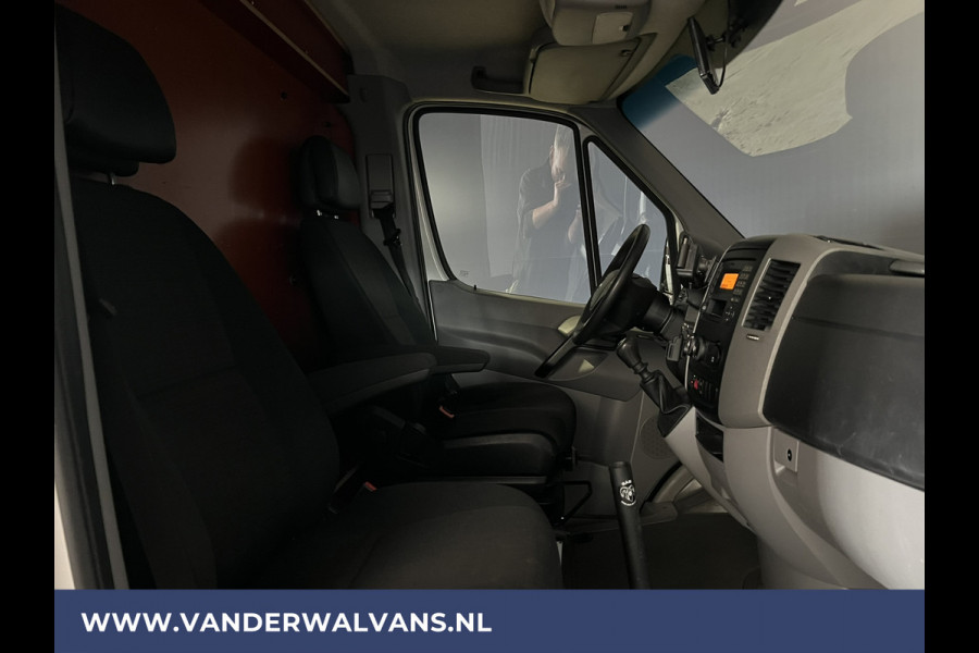Mercedes-Benz Sprinter 316 CDI 163 pk L2H1 Euro6 Airco | Camera | Navigatie | 2800kg Trekhaak | Cruisecontrol Chauffeursstoel, Parkeersensoren