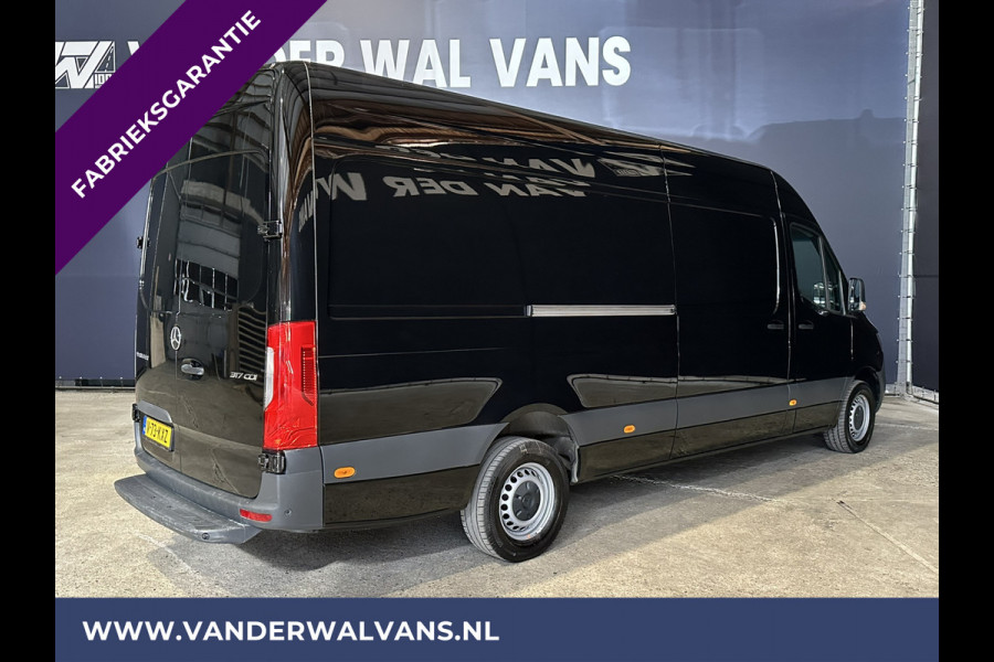 Mercedes-Benz Sprinter 317 CDI 170pk L3H2 Fabrieksgarantie Euro6 Airco | Camera | Apple Carplay | Android Auto Cruisecontrol, Parkeersensoren, Stoelverwarming, Bijrijdersbank, MBUX