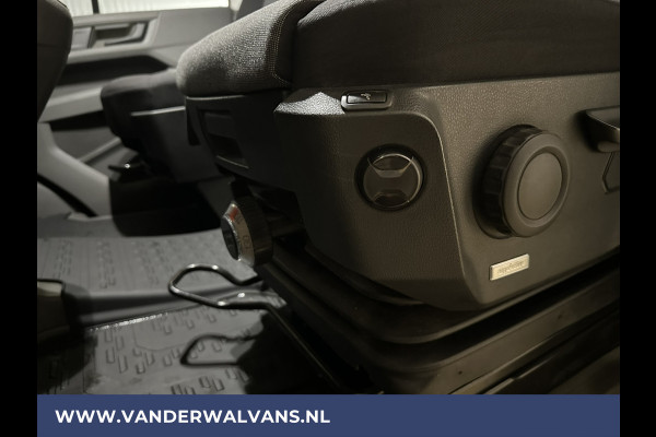 Volkswagen Crafter 2.0 TDI 141pk L3H3 L2H2 Euro6 Airco | Massagestoel | Camera | Apple Carplay | Cruisecontrol Android Auto, Chauffeursstoel