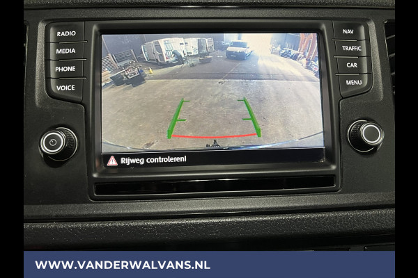 Volkswagen Crafter 2.0 TDI 177 pk L3H2 L2H1 Euro6 Airco | Camera | Navigatie | Apple Carplay | Android Auto 3000kg trekhaak, Bijrijdersbank
