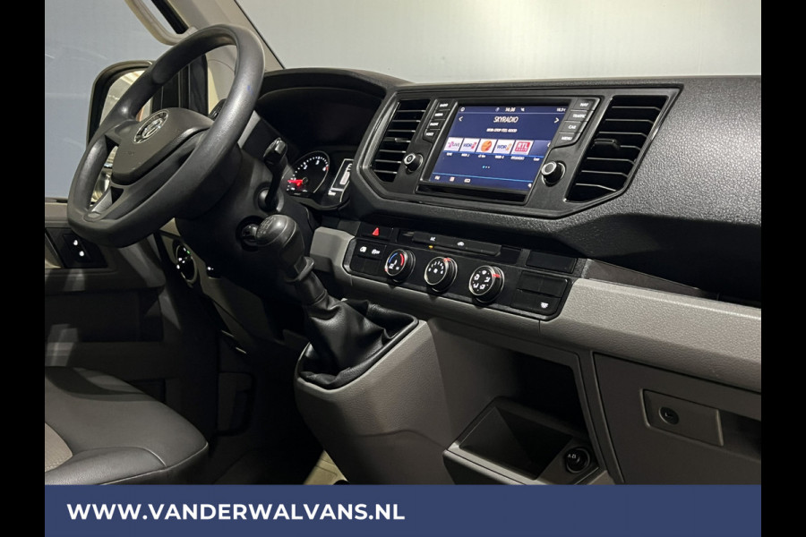 Volkswagen Crafter 2.0 TDI 177 pk L3H2 L2H1 Euro6 Airco | Camera | Navigatie | Apple Carplay | Android Auto 3000kg trekhaak, Bijrijdersbank