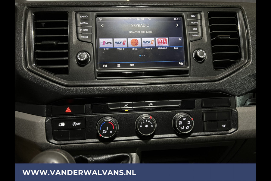 Volkswagen Crafter 2.0 TDI 177 pk L3H2 L2H1 Euro6 Airco | Camera | Navigatie | Apple Carplay | Android Auto 3000kg trekhaak, Bijrijdersbank