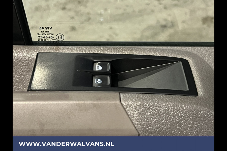 Volkswagen Crafter 2.0 TDI 177 pk L3H2 L2H1 Euro6 Airco | Camera | Navigatie | Apple Carplay | Android Auto 3000kg trekhaak, Bijrijdersbank