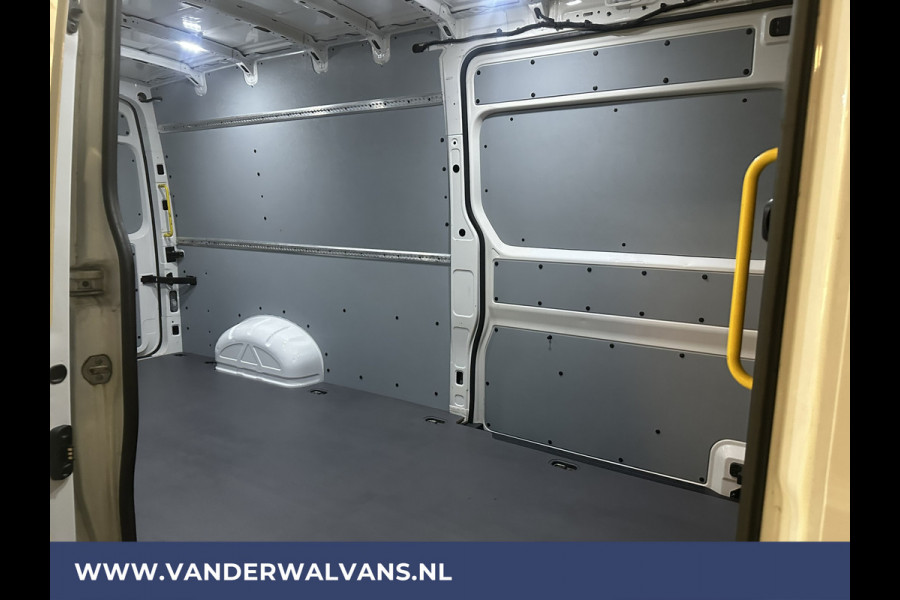 Volkswagen Crafter 2.0 TDI 140 pk L4H3 L3H2 Euro6 Airco | 2x zijdeur | Camera | Apple Carplay | Android Auto Parkeersensoren, Bijrijdersbank