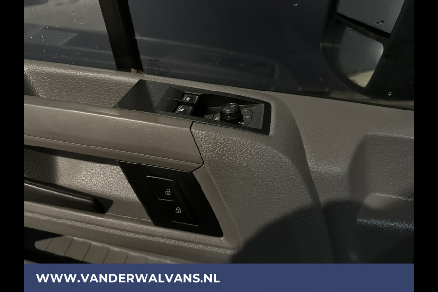 Volkswagen Crafter 2.0 TDI 140 pk L4H3 L3H2 Euro6 Airco | 2x zijdeur | Camera | Apple Carplay | Android Auto Parkeersensoren, Bijrijdersbank