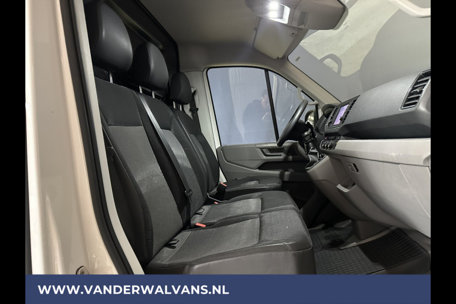 Volkswagen Crafter 2.0 TDI 140 pk L3H2 L2H1 Euro6 Airco | Camera | Navigatie | 3000kg Trekhaak | Imperiaal Apple Carplay, Android Auto, Parkeersensoren, Bijrijdersbank