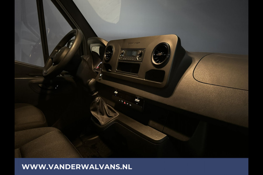Mercedes-Benz Sprinter 211 CDI 115pk L2H1 Euro6 Airco | Trekhaak | Bijrijdersbank | Bluetooth telefoonvoorbereiding zijdeur