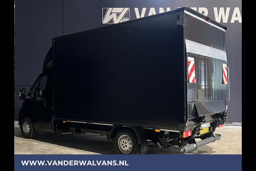 Peugeot Boxer 2.0 BlueHDI 141pk Bakwagen Laadklep Euro6 Airco | Camera | Cruisecontrol | Chauffeursstoel Bijrijdersbank