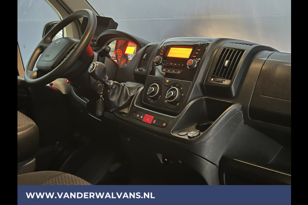 Peugeot Boxer 2.0 BlueHDI 141pk Bakwagen Laadklep Euro6 Airco | Camera | Cruisecontrol | Chauffeursstoel Bijrijdersbank
