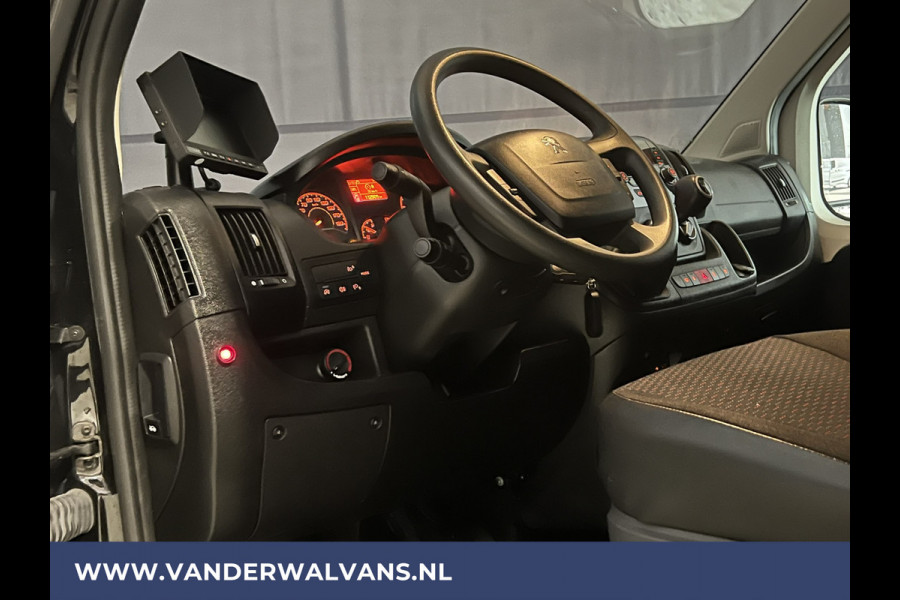 Peugeot Boxer 2.0 BlueHDI 141pk Bakwagen Laadklep Euro6 Airco | Camera | Cruisecontrol | Chauffeursstoel Bijrijdersbank