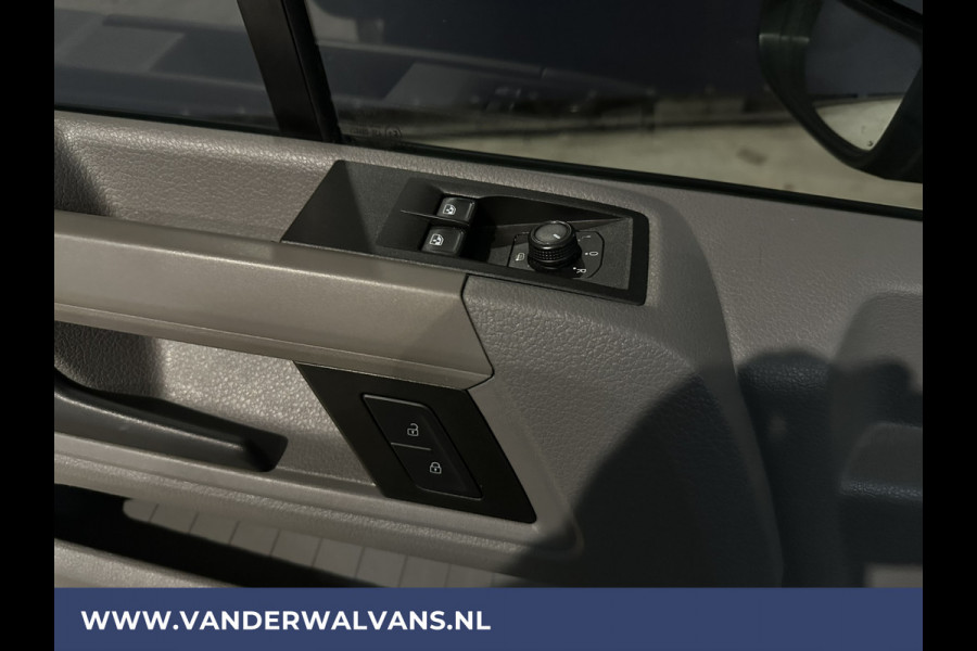 Volkswagen Crafter 2.0 TDI 177 pk L3H3 L2H2 Euro6 Airco | Camera | Navigatie | Apple Carplay Android Auto, Cruisecontrol, Chauffeursstoel