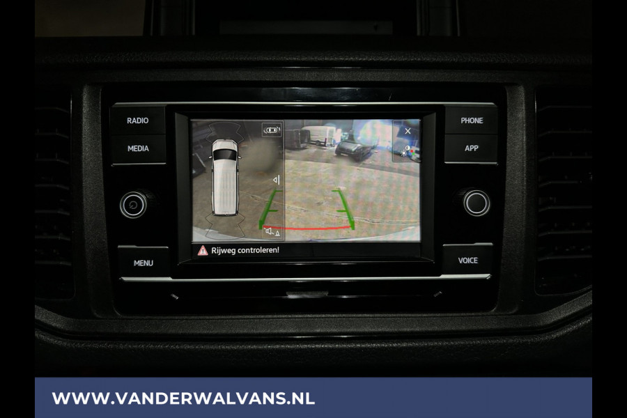 Volkswagen Crafter 2.0 TDI 140 pk L3H3 L2H2 Euro6 Airco | Camera | Apple Carplay | Android Auto Parkeersensoren, Bijrijdersbank