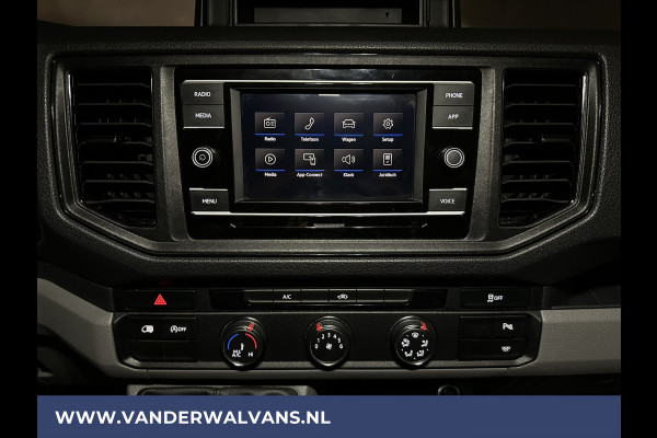 Volkswagen Crafter 2.0 TDI 140 pk L3H3 L2H2 Euro6 Airco | Camera | Apple Carplay | Android Auto Parkeersensoren, Bijrijdersbank
