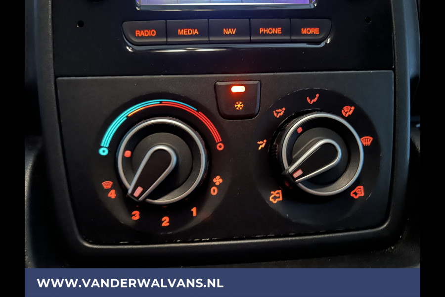 Peugeot Boxer 2.2 BlueHDi 120pk L2H2 Euro6 Airco | 2500kg Trekhaak | Cruisecontrol | Parkeersensoren Bijrijdersbank