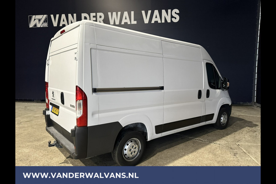 Peugeot Boxer 2.2 BlueHDi 120pk L2H2 Euro6 Airco | 2500kg Trekhaak | Cruisecontrol | Parkeersensoren Bijrijdersbank