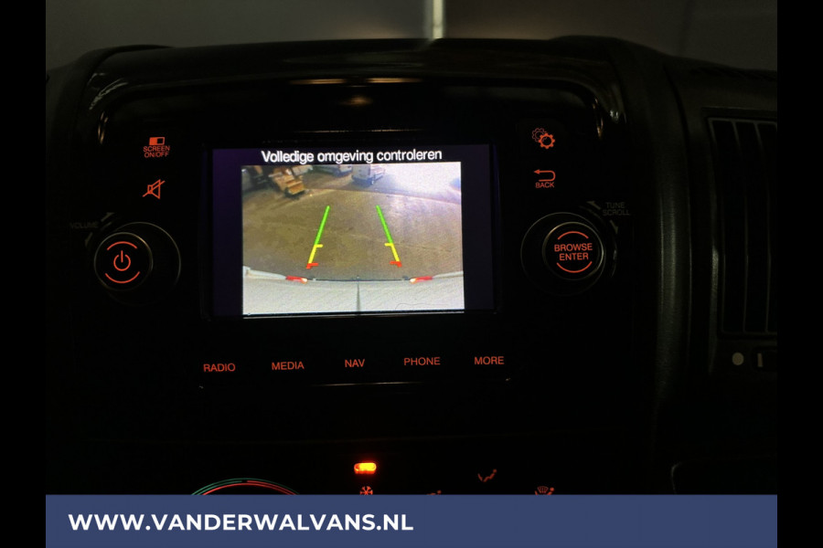 Peugeot Boxer 2.2 BlueHDi 140pk L2H2 Euro6 Airco | Camera | Navigatie | 2500kg Trekhaak Cruisecontrol, Parkeersensoren, Bijrijdersbank
