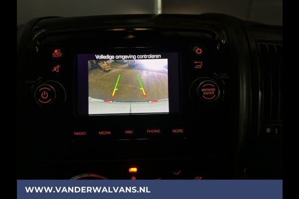 Peugeot Boxer 2.2 BlueHDi 140pk L2H2 Euro6 Airco | Camera | Navigatie | 2500kg Trekhaak Cruisecontrol, Parkeersensoren, Bijrijdersbank