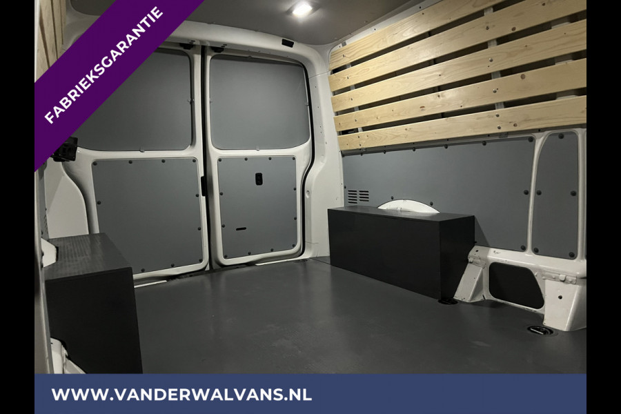 Volkswagen Transporter 2.0 TDI L2H1 Fabrieksgarantie Euro6 # Airco | Apple Carplay | Trekhaak | Cruisecontrol Android Auto, Parkeersensoren, Sidebars, Bijrijdersbank