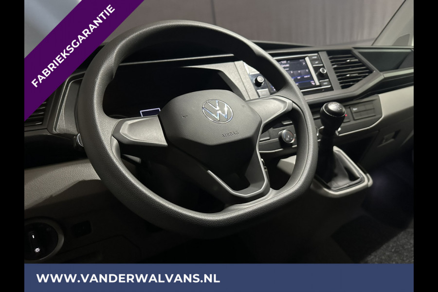 Volkswagen Transporter 2.0 TDI L2H1 Fabrieksgarantie Euro6 # Airco | Apple Carplay | Trekhaak | Cruisecontrol Android Auto, Parkeersensoren, Sidebars, Bijrijdersbank