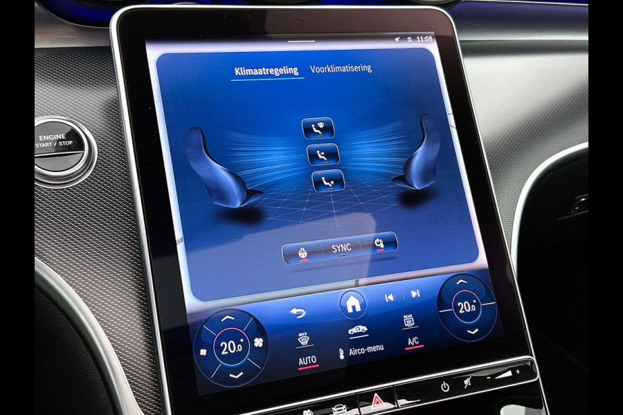 Mercedes-Benz C-Klasse Estate 300 e AMG Line(Dealer OnderH, Panorama, Sfeer verlichting, StoelV, Carplay, Parkeersensoren, Etc)