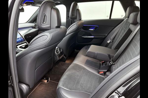 Mercedes-Benz C-Klasse Estate 300 e AMG Line(Dealer OnderH, Panorama, Sfeer verlichting, StoelV, Carplay, Parkeersensoren, Etc)
