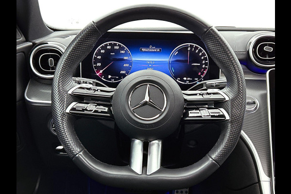 Mercedes-Benz C-Klasse Estate 300 e AMG Line(Dealer OnderH, Panorama, Sfeer verlichting, StoelV, Carplay, Parkeersensoren, Etc)