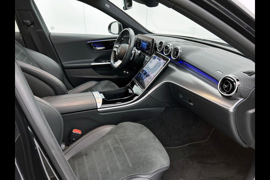 Mercedes-Benz C-Klasse Estate 300 e AMG Line(Dealer OnderH, Panorama, Sfeer verlichting, StoelV, Carplay, Parkeersensoren, Etc)